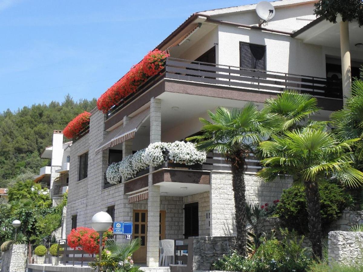 Apartments With A Parking Space Rabac, Labin - 13151 Eksteriør billede